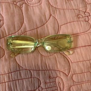 Funky lime green sunnies!